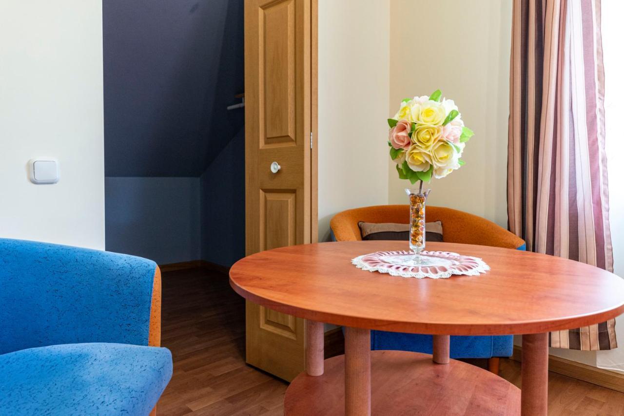 Hotel Smiltele Palanga Esterno foto