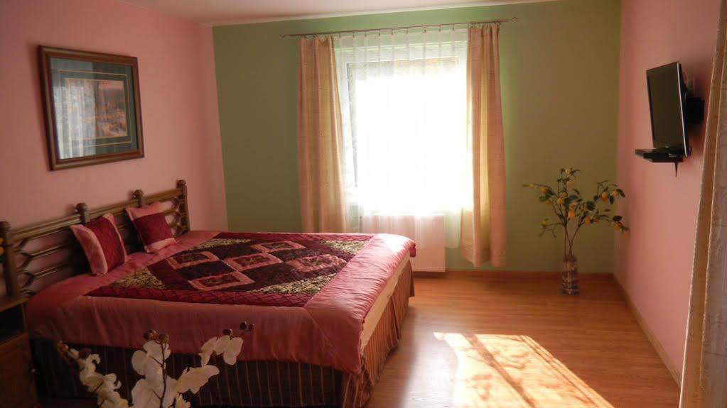 Hotel Smiltele Palanga Esterno foto